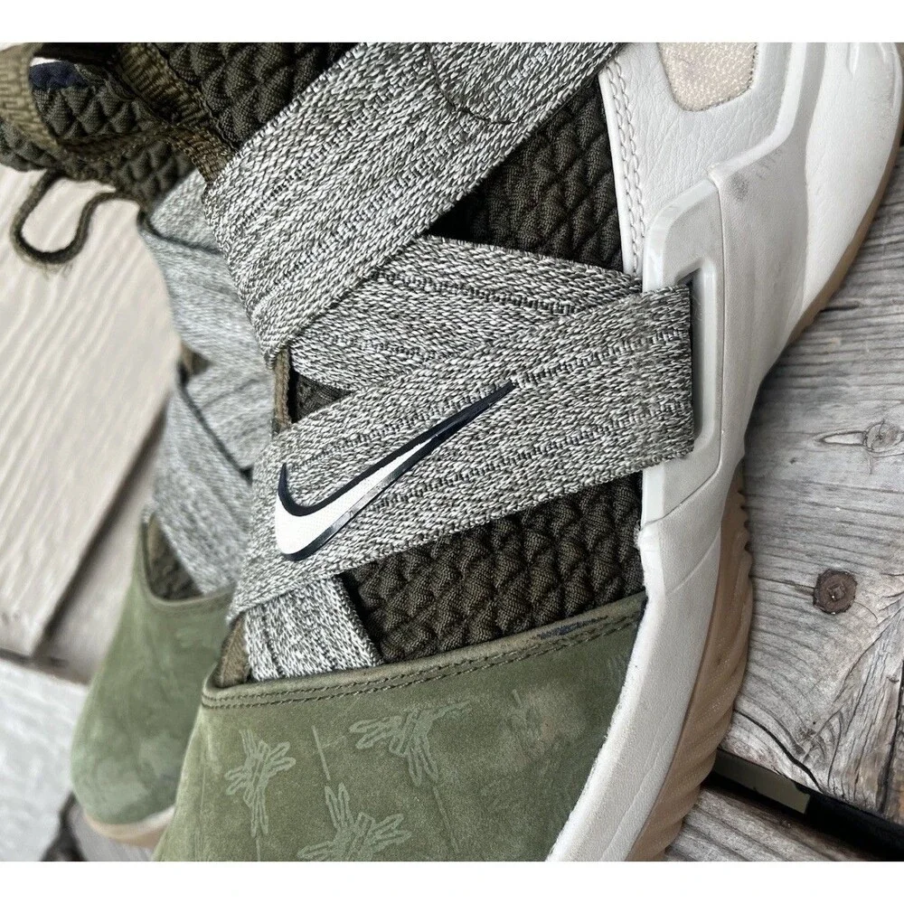 Nike LeBron Soldier XII Youth 7Y Basketball Shoes Cargo Khaki/Green AA1352-300